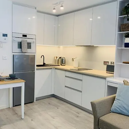 Modern Studio With Rock View Balcony And Gym-hosted By Sweetstay Apartment Gibraltar